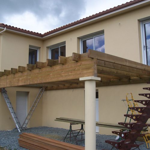 Terrasse sur pilotis